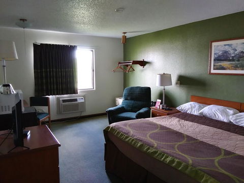 Amerihost Inn & Suites - Internet Find 2