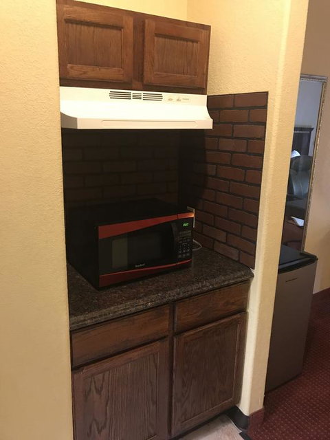 Amerik Suites Laredo At Mall Del Norte - Internet Find 1