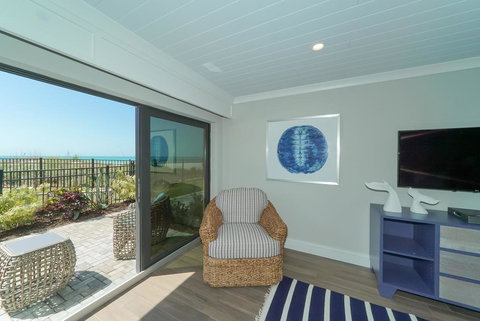 Anna Maria Beach Resort Rm 102 - Internet Find 1