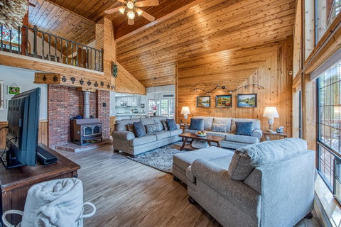 Apple Blossom Lodge - Renee 2