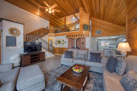 Apple Blossom Lodge - Renee 3