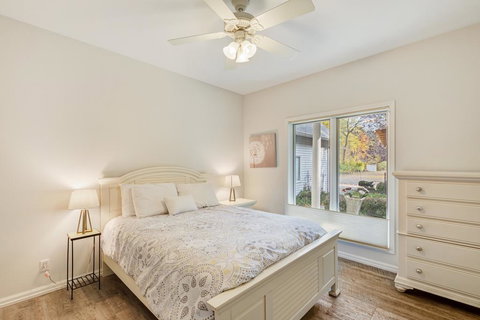 Aqua Vista - Renee 1