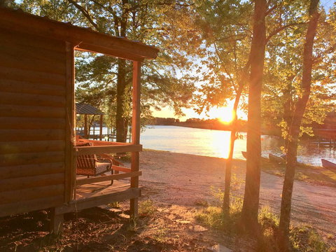 B&R Lakeside Cabins & RVs Retreat - Renee 3