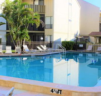 Bay Oaks 4th floor corner - elevator