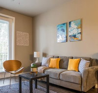 Baymeadows 2 BR Apt by Frontdesk