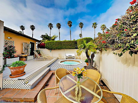 Beach Bungalow In Ventura Cabin - Renee 0
