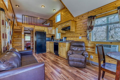 Beachfront Cottages - Renee 1