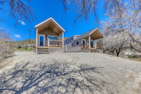 Beachfront Cottages - Renee 0