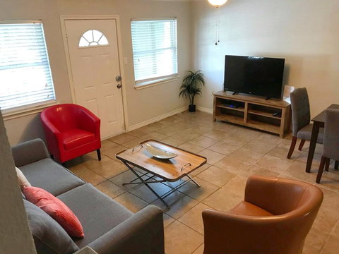 Beautiful Home At Botanical Gardens (#2) - Renee 0