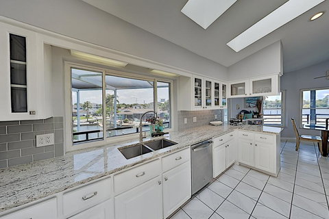 Beautiful River Home W/ Private Pool, Dock & Beach Home - Renee 3