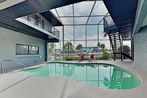 Beautiful River Home W/ Private Pool, Dock & Beach Home - Renee 1