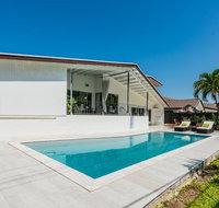 Beautiful Spacious Vacation Home With Pool