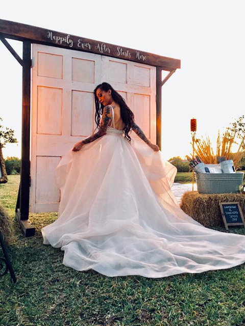 Beautiful Waterfront Home - Internet Find 3