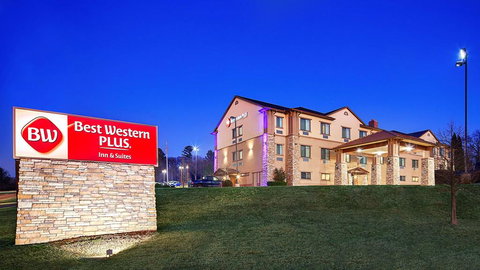 Best Western Plus Royal Mountain Inn & Suites - Renee 0