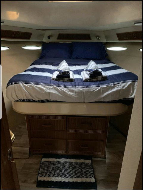 BIG E NUFF - Renee 3