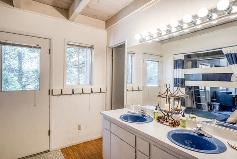 Black Oak Hideaway - Renee 2