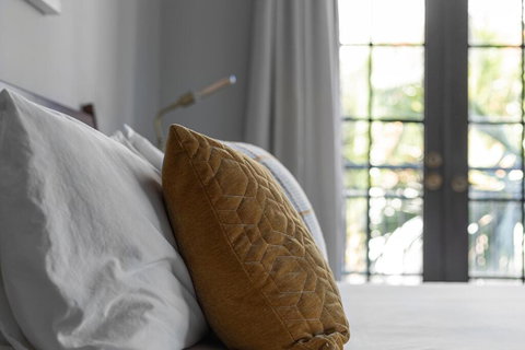 BLACKSWAN - Rosemary SQ - Three Balconies - Renee 3