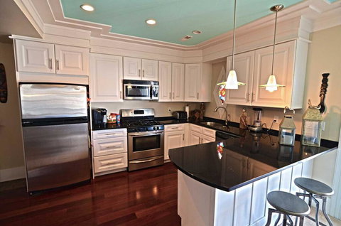 Blocks To America's Favorite Beach! Condo - Renee 2