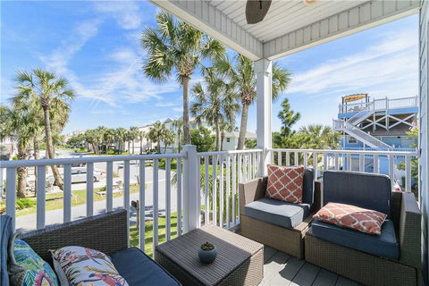 Blue Breeze, 4 Bedrooms, 3 Bathrooms, Sleeps 10, Walk To Beach - Renee 3