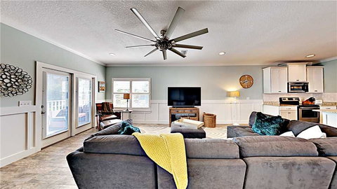 Blue Breeze, 4 Bedrooms, 3 Bathrooms, Sleeps 10, Walk To Beach - Renee 2