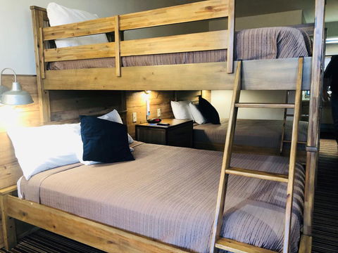 Blue Lakes Inn - Internet Find 2