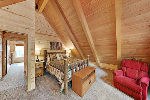 Brand-New Wooded Retreat With Luxe Interior & Deck Cabin - Renee 3