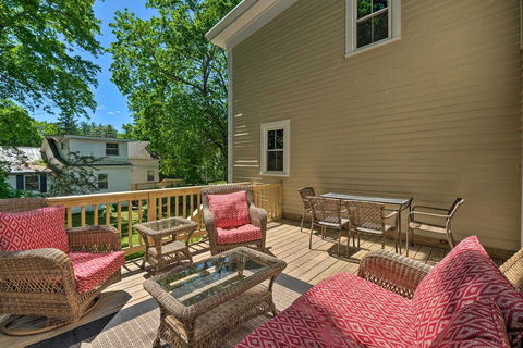 Bright Lake Winnipesaukee Home - Walk To Town - Renee 0