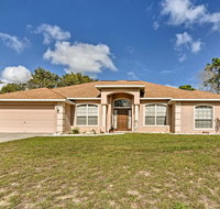 Bright Spring Hill Home - 10 Mins to Weeki Wachee