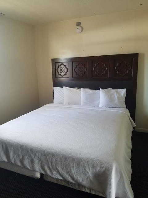 Budget Inn - Internet Find 3