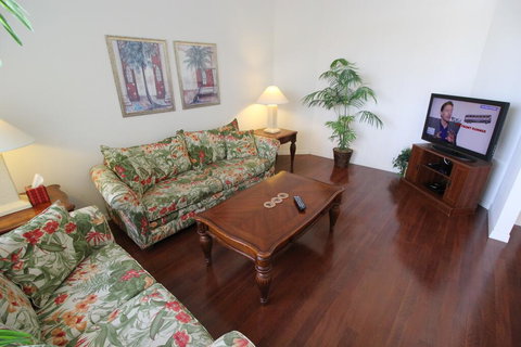 Bursting With Sunshine Pool Home S & G Home - Renee 1