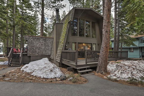 Cabin W/ Deck & BBQ - 1 Block To Lake Tahoe! - Internet Find 3