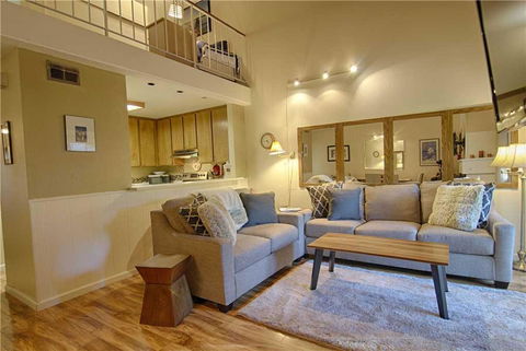 Carnelian Woods Condo (Condo) - Internet Find 3