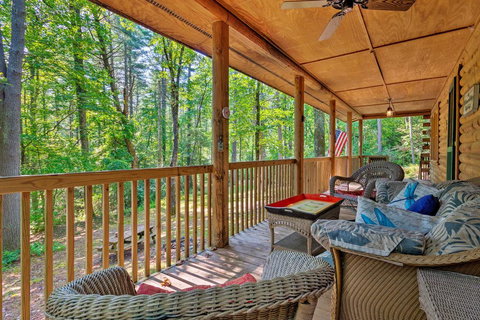 Cedar Mountain Log Cabin - 4 Mi DuPont State Forest - Renee 0