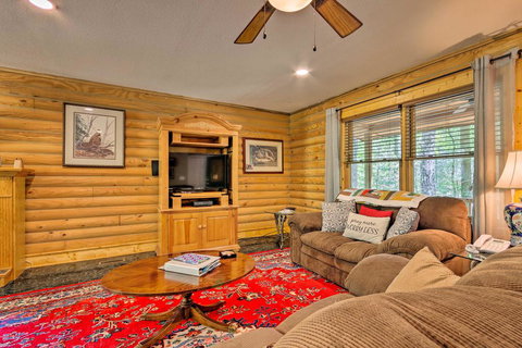 Cedar Mountain Log Cabin - 4 Mi DuPont State Forest - Renee 3