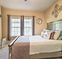 Charming Farmhouse 8 Mi to Downtown Atlanta