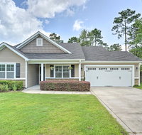 Charming Home with Yard Less Than 6Mi to N Topsail Beach