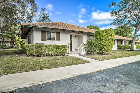 Charming Palm Beach Gardens Home In PGA National! - Internet Find 1