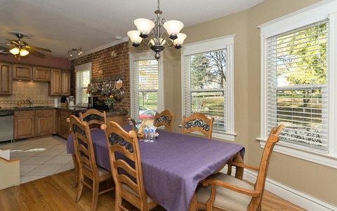 Clay Street BnB - Internet Find 3