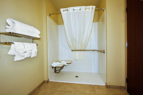 Cobblestone Inn & Suites - Big Lake - Renee 2