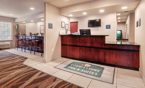 Cobblestone Inn & Suites - Durand - Renee 2