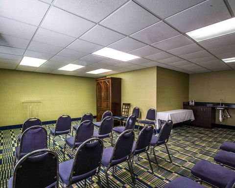 Comfort Inn & Suites - Lantana - West Palm Beach South - Renee 3