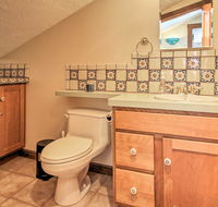 Condo with Hot Tub Mins to Story Land  Cranmore