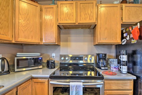 Cottage With Fire Pit & Deck On The Klamath River! - Internet Find 0