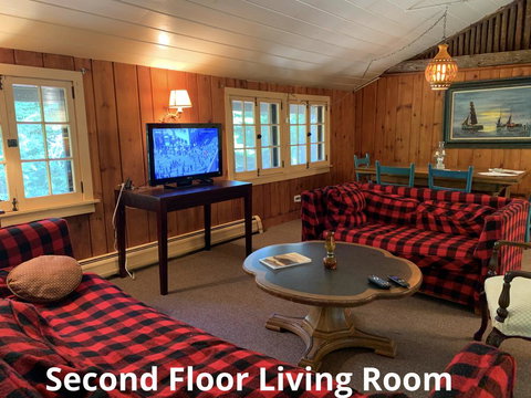 Cozy Artist Cottage - Renee 1