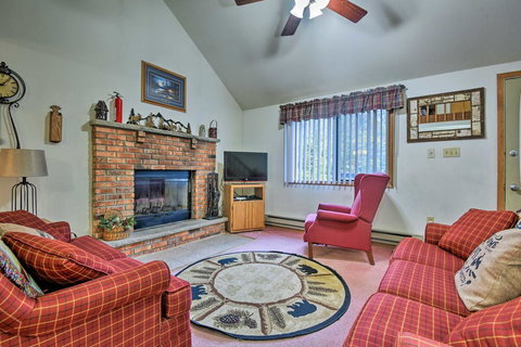 Cozy Getaway With Arrowhead Lake Community Amenities! - Renee 3