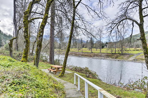 Cozy Grants Pass Home - Walk To Rogue River! - Internet Find 1