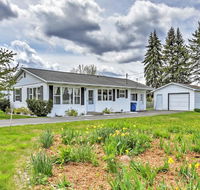 Cozy Houghton Lake Heights Cottage with Private Yard