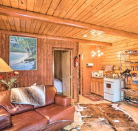 Cozy Kenai Riverfront Cabin - Fishing Paradise