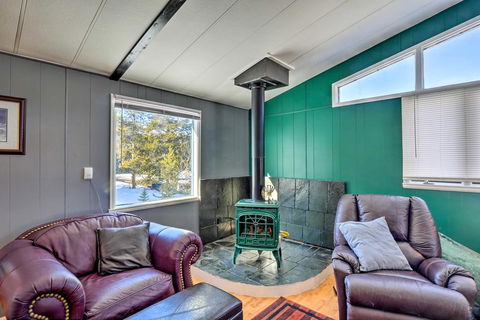 Cozy Retreat With Fireplace - Shuttle To Breck! - Renee 3