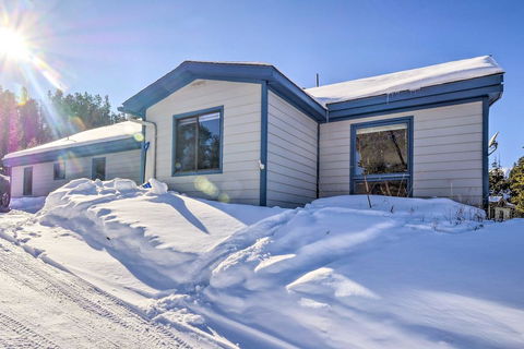 Cozy Retreat With Fireplace - Shuttle To Breck! - Renee 1